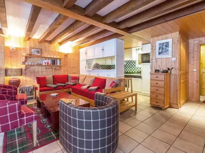 Cuisine ou kitchenette dans l'établissement Chalet rustique chaleureux avec cheminée à Val-d'Isère - FR-1-694-219