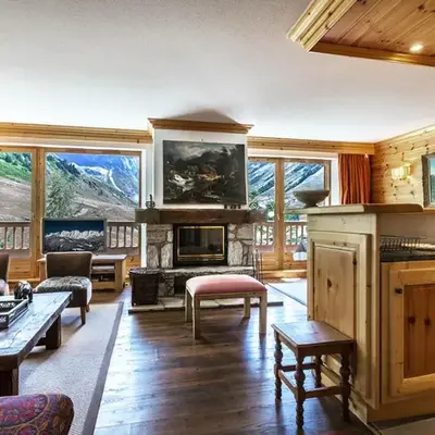 Appartement élégant aux pieds des pistes avec cheminée et WiFi - FR-1-694-213