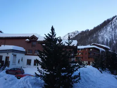 Vue générale sur la montagne ou vue sur la montagne depuis l'appartement