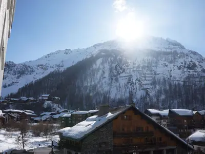 Vue générale sur la montagne ou vue sur la montagne depuis l'appartement
