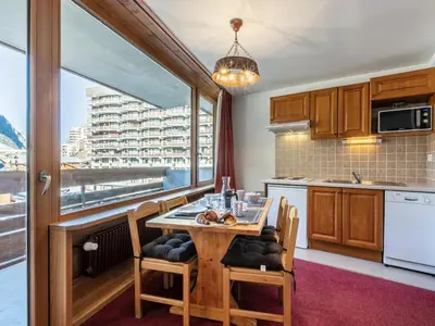 Cuisine ou kitchenette dans l'établissement Studio cozy avec alcôve, lumineux, animaux admis, Val-d'Isère - FR-1-694-225