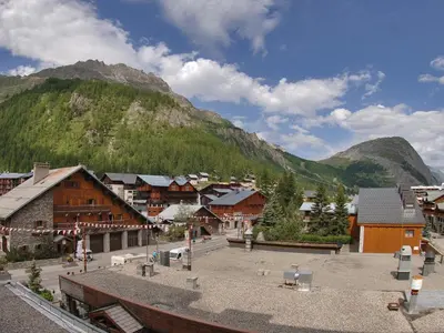 Vue générale sur la montagne ou vue sur la montagne depuis l'appartement