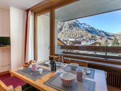 Vue générale sur la montagne ou vue sur la montagne depuis l'appartement