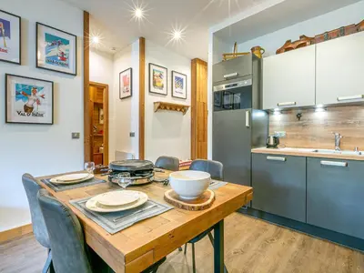 Plan de l'établissement Appartement de charme rénové avec belles prestations, au pied des pistes à Val-d'Isère - FR-1-694-228