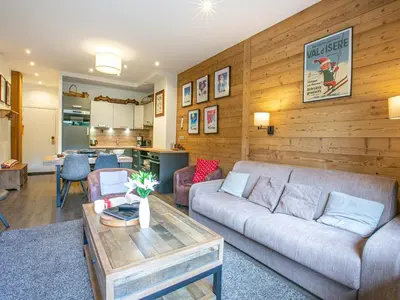 Plan de l'établissement Appartement de charme rénové avec belles prestations, au pied des pistes à Val-d'Isère - FR-1-694-228