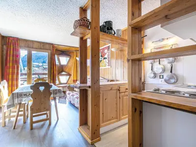 Cuisine ou kitchenette dans l'établissement Appartement aux pieds des pistes, exposé Sud, 6 pers, animaux acceptés - FR-1-694-227