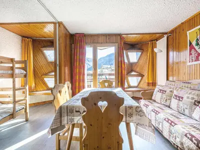 Coin salon dans l'établissement Appartement aux pieds des pistes, exposé Sud, 6 pers, animaux acceptés - FR-1-694-227