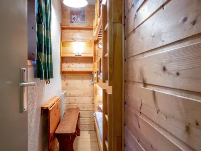Salle de bains dans l'établissement Appartement skis aux pieds avec parking et wifi à Val-d'Isère - FR-1-694-229