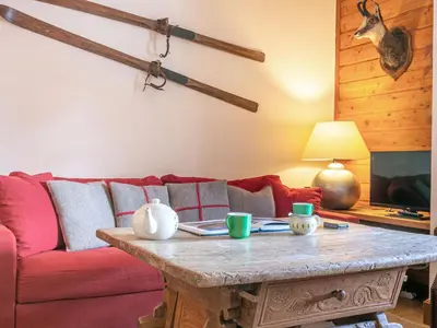 Coin salon dans l'établissement Élégant Appartement 3 Pièces au Cœur de Val-d'Isère, à Deux Pas des Pistes - FR-1-694-244