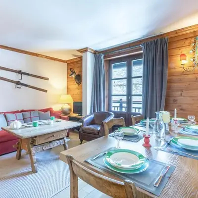 Élégant Appartement 3 Pièces au Cœur de Val-d'Isère