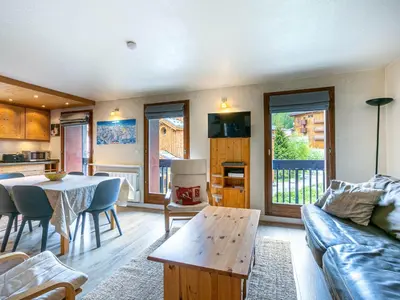Cuisine ou kitchenette dans l'établissement Élégant 4 pièces avec wifi à 5 min du centre de Val-d'Isère - FR-1-694-235