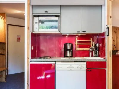 Cuisine ou kitchenette dans l'établissement Charmant appartement 4 pers avec balcon, parking couvert à Val-d'Isère - FR-1-694-237