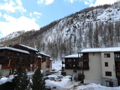 Vue générale sur la montagne ou vue sur la montagne depuis l'appartement
