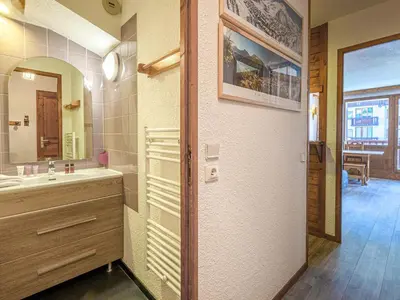Salle de bains dans l'établissement Appartement soigné skis aux pieds, proche village des enfants, 5 pers, balcon sud-est - FR-1-694-254