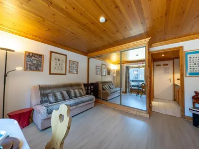 Coin salon dans l'établissement Studio cosy avec wifi, centre village, près des pistes - Val-d'Isère - FR-1-694-250