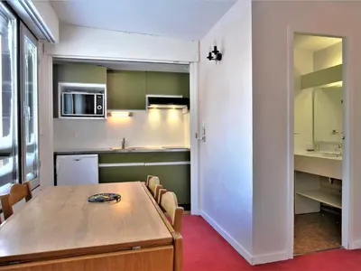 Cuisine ou kitchenette dans l'établissement Studio nord simple avec WiFi, 2 pers., Val-d'Isère - FR-1-694-253