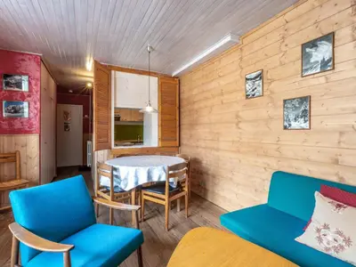 Cuisine ou kitchenette dans l'établissement Charmant 3 pièces avec balcon, Wifi, acceptant animaux, au centre de Val-d'Isère - FR-1-694-252