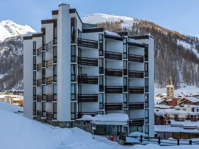 L'établissement Charmant 3 pièces avec balcon, Wifi, acceptant animaux, au centre de Val-d'Isère - FR-1-694-252 en hiver