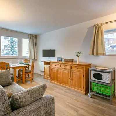 Appartement skis aux pieds avec parking couvert et WiFi au cœur de Val d'Isère - FR-1-694-259