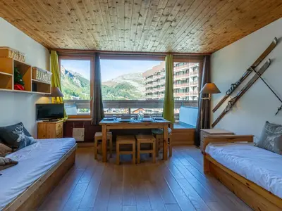 Un ou plusieurs lits dans un hébergement de l'établissement Studio confortable au cœur de Val-d'Isère avec Wifi, animaux acceptés - FR-1-694-266