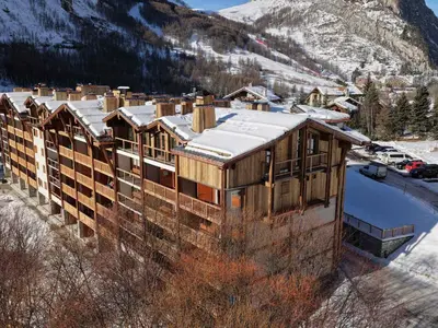 Vue générale sur la montagne ou vue sur la montagne depuis l'appartement