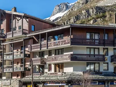 Plan de l'établissement Appartement 2 pièces avec balcon exposé sud, au cœur de Val-d'Isère et proche des pistes - FR-1-694-282