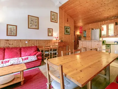 Cuisine ou kitchenette dans l'établissement Spacieux appartement 9 pers. à Val-d'Isère, skis aux pieds, Wi-Fi, proche commodités - FR-1-694-306