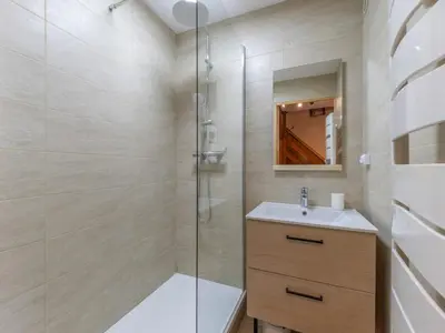 Plan de l'établissement Studio agréable avec mezzanine, balcon et proche commodités à Val-d'Isère - FR-1-694-296