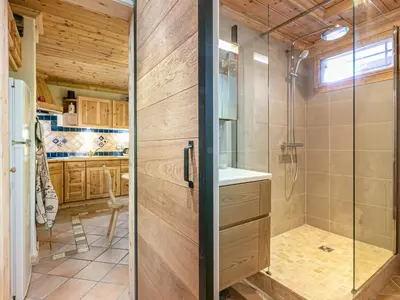 Plan de l'établissement Appartement confortable et bien équipé à Val-d'Isère avec parking et terrasse - FR-1-694-301