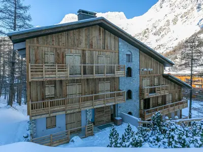 Vue générale sur la montagne ou vue sur la montagne depuis l'appartement