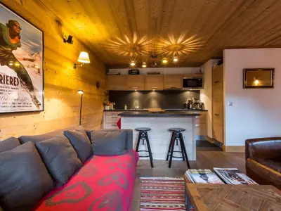 Cuisine ou kitchenette dans l'établissement Appartement de standing, 3 chambres, balcon sud, centre de Val-d'Isère, proche pistes et commerces - FR-1-694-307