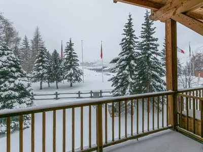 L'établissement 4P rénové au pied des pistes avec balcon et WIFI à Val-d'Isère - FR-1-694-309 en hiver