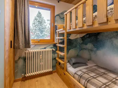 Un ou plusieurs lits dans un hébergement de l'établissement 4P rénové au pied des pistes avec balcon et WIFI à Val-d'Isère - FR-1-694-309