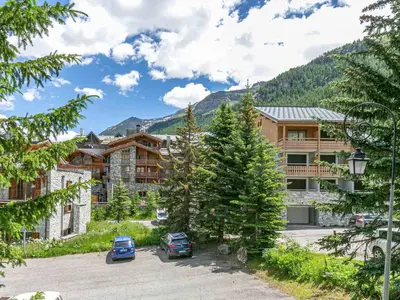 Vue générale sur la montagne ou vue sur la montagne depuis l'appartement