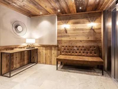 Coin salon dans l'établissement Studio cabine rénové au pied des pistes avec wifi et animaux acceptés - FR-1-694-299