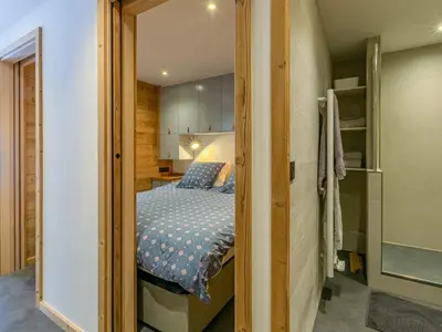 Un ou plusieurs lits dans un hébergement de l'établissement Appartement rénové 2022 avec wifi, balcon sud, 5 pers, équipements famille, proche commodités - FR-1-694-294