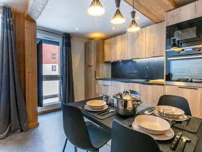 Cuisine ou kitchenette dans l'établissement Appartement rénové 2022 avec wifi, balcon sud, 5 pers, équipements famille, proche commodités - FR-1-694-294