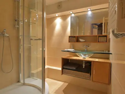 Salle de bains dans l'établissement Studio calme avec balcon à Arc 2000, 6 pers. - FR-1-346-540