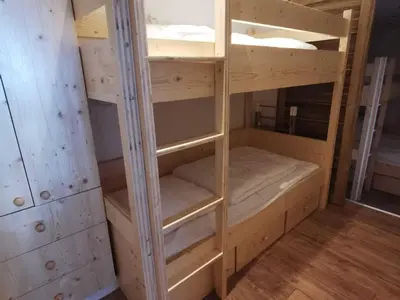Un ou plusieurs lits superposés dans un hébergement de l'établissement Appartement rénové 3 pièces, 6/7 pers, balcon proche centre - FR-1-346-535