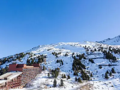Vue générale sur la montagne ou vue sur la montagne depuis l'appartement