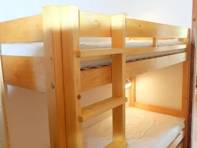 Un ou plusieurs lits superposés dans un hébergement de l'établissement Studio lumineux 3 pers. au cœur de Tignes Le Val Claret, balcon - FR-1-502-471