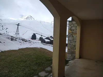 Vue générale sur la montagne ou vue sur la montagne depuis l'appartement