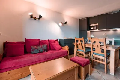 Cuisine ou kitchenette dans l'établissement Résidence Roselend - Charmant appartement de 3 pièces situé dans une résidence au village du Chantel, proche des pistes et avec piscine. MAE-2474
