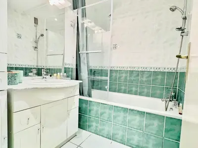 Salle de bains dans l'établissement Résidence Le Schuss - Charmant 2 pièces proche des pistes accès wifi MAE-6754