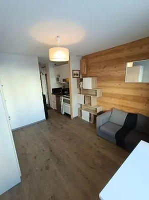 Cuisine ou kitchenette dans l'établissement STUDIO 2 PERS PLEIN CENTRE VAL CLARET
