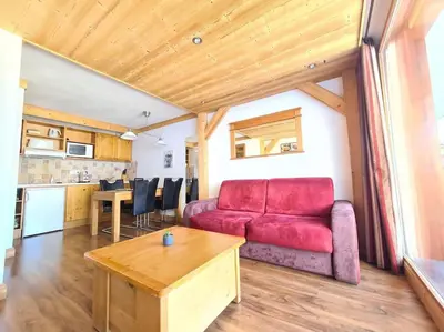 Cuisine ou kitchenette dans l'établissement La cime des Arcs ARC 2000 Appartement 2 pieces en Résidence 4 étoiles
