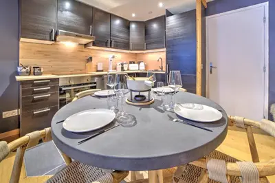 Cuisine ou kitchenette dans l'établissement MyHome - Le Kachassa - Schuss Bel appartement 4 pax Tignes Val Claret