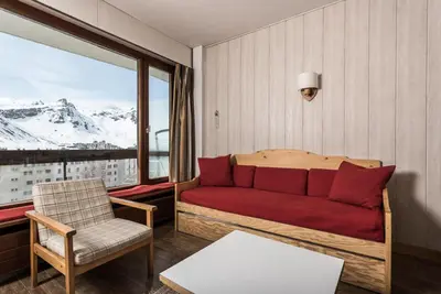 Coin salon dans l'établissement Résidence Bec Rouge - Appartement rénové·Skis aux pieds·Balcon MAE-8284