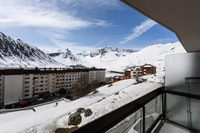 Vue générale sur la montagne ou vue sur la montagne depuis l'appartement