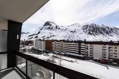Vue générale sur la montagne ou vue sur la montagne depuis l'appartement